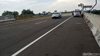Vanesa dalam perjalanan ke Surabaya mengajak putranya, Gala Sky Andriansyah (1 tahun 7 bulan) dan pengasuhnya Siska Lorensa (21), warga Cililin, Bandung Barat. Mobil yang mereka tumpangi menabrak cor pembatas jalan di sisi kiri jalur diduga akibat sopir mengantuk.