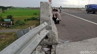 Polisi kembali mendatangi lokasi kecelakaan yang menewaskan Vanessa Angel (27) dan suaminya, Bibi Andriansyah (31), Jumat (5/11).