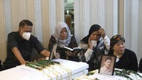 Rencananya, jenazah Vanessa Angel dan Bibi Ardiansyah akan dimakamkan berdampingan pada pagi ini. Foto: Palevi/detikcom