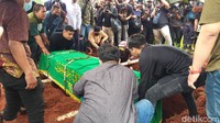 Pemakaman Vanessa Angel dan suaminya, Bibi Ardiansyah akan dilaksanakan di Taman Makam Islami Malaka kawasan Pesanggrahan, Jakarta Selatan.  Foto: Pingkan Anggraini/ detikHOT
