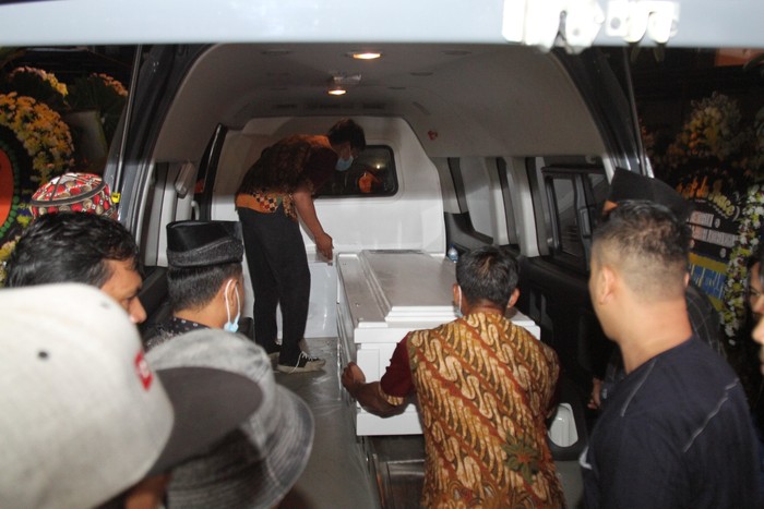 Jenazah Vanessa Angel dan Bibi Ardiansyah Jenazah Vanessa Angel dan Bibi Ardiansyah