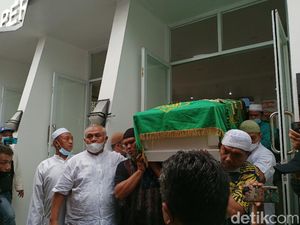 Jenazah Vanessa Angel dan Bibi Ardiansyah Disalatkan Banyak Pelayat
