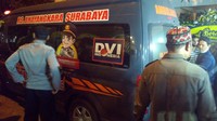 Jenazah Vanessa Angel dan Bibi akhirnya tiba di Jakarta pada Jumat (5/11/2021) selepas azan Subuh berkumandang. Foto: Adhyasta/detikcom