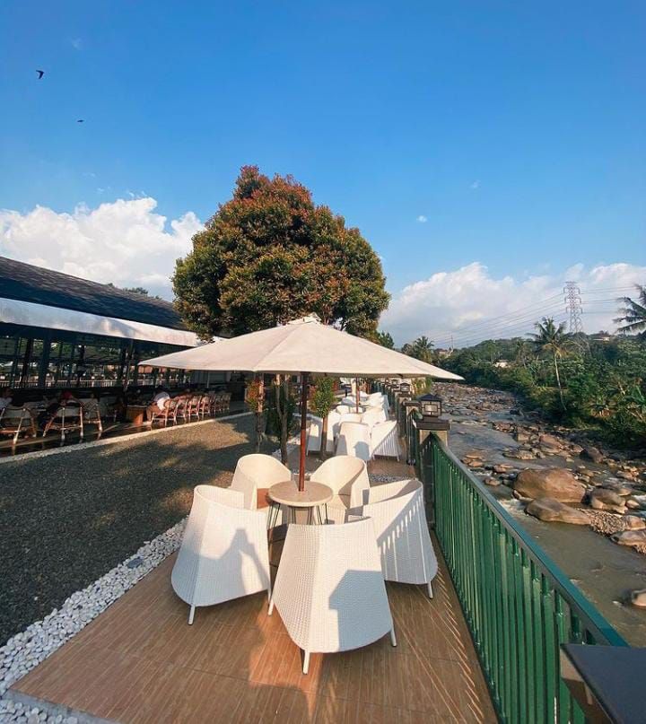 Asri! 5 Kafe Sejuk di Bogor dengan Suasana Gemercik Sungai
