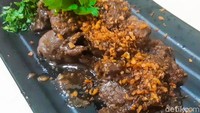 Beef garlic butter juga wajib kamu pesan saat makan di sini. Cocok dipadukan dengan nasi hangat. Foto: detikFood/Yenny Mustika Sari