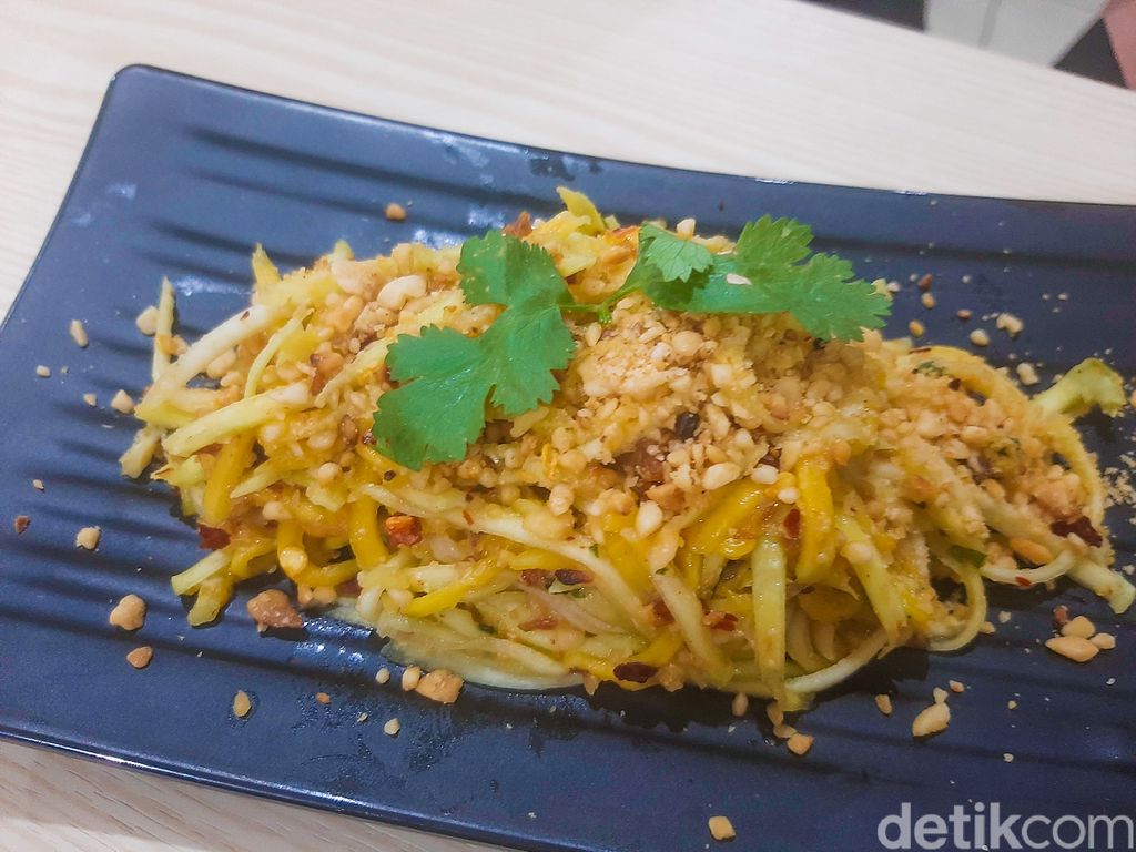 Kaipun Thai Food: Rumah makan khas Thailand di kawasan Panglima Polim, Jakarta Selatan. Rasanya enak dan harga terjangkau.
