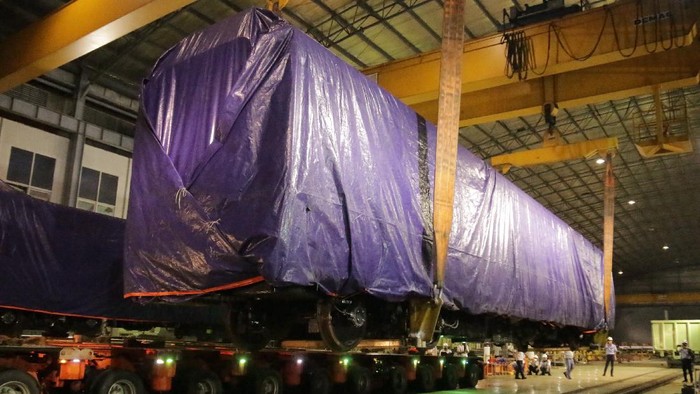LRT Jabodebek yang Tabrakan di lintasan, diangkut ke Madiun