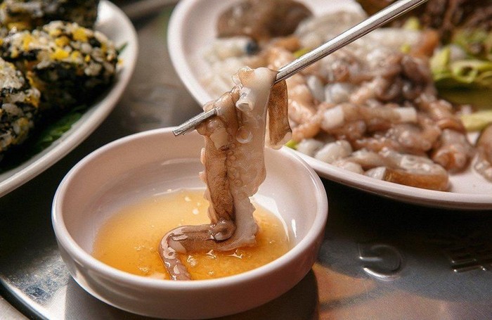 Makanan eksotif di dunia Hii! 10 Makanan Eksotis dari Seluruh Dunia, Ada Otak Monyet hingga Balut