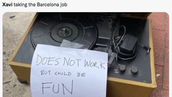 Tapi banyak juga meme olok-olok. Xavi disindir tidak akan bisa memperbaiki Barcelona, tapi seru buat ditonton usahanya nanti. Foto: (Twitter)