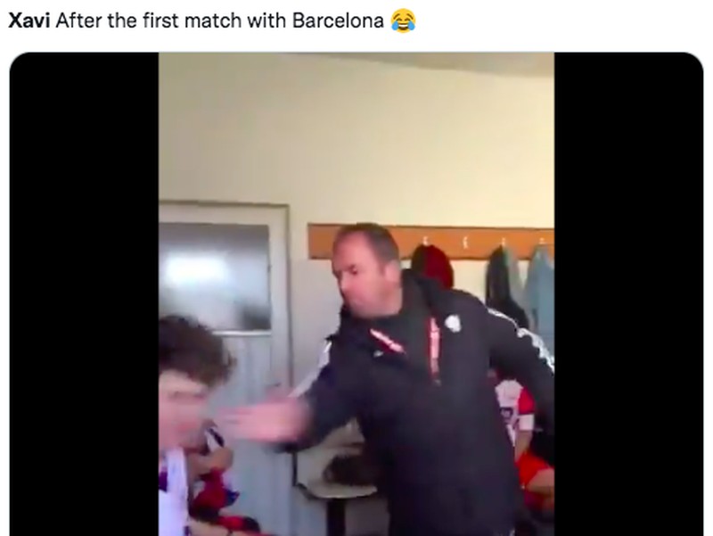 Meme Xavi Hernandez Pulang ke Barcelona