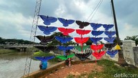 Layangan hias ini dibeli oleh anak-anak maupun orang dewasa.