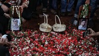 Seperti diketahui, Vanessa Angel dan Febri Ardiansyah mengalami kecelakaan tunggal di kilometer (Km) 673, Jawa Timur, Kamis (4/11/2021) pukul 12.36 WIB. Dalam kecelakaan tersebut, Vanessa Angel dan Bibi Adriansyah meninggal dunia di tempat. Sementara tiga orang lainnya, termasuk anak, asisten, dan sopir, mengalami luka-luka.