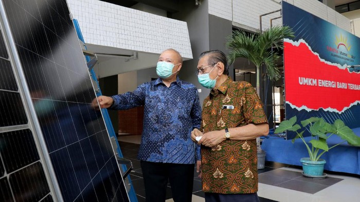 Universitas Surabaya bersama Utomo Solaruv meresmikan Solarpreneur Development Center sebagai tempat pelatihan pemasangan PLTS Atap bersertifikasi bagi masyarakat untuk melahirkan solarpreneur-solarpreneur andalan.