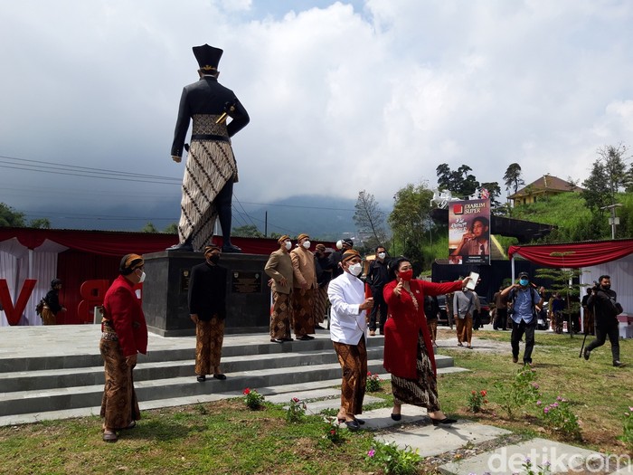Patung PB VI Patung PB VI