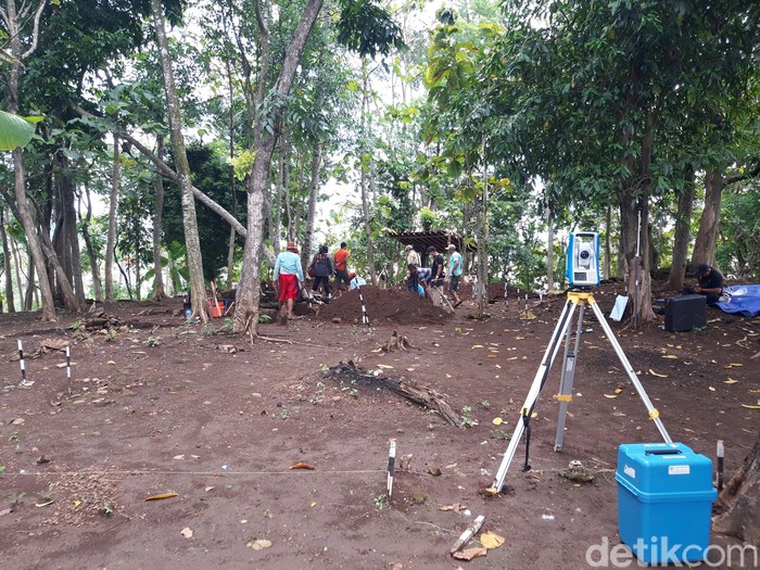 Penemuan candi di situs Watu Genuk Penemuan candi di situs Watu Genuk