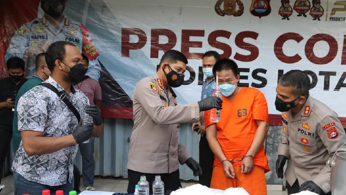 Polisi Tangkap Penjual Ciu di Tangerang