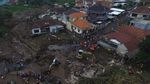 Foto Udara Pencarian Korban Banjir Bandang Kota Batu, Jatim