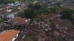 Foto Udara Pencarian Korban Banjir Bandang Kota Batu, Jatim