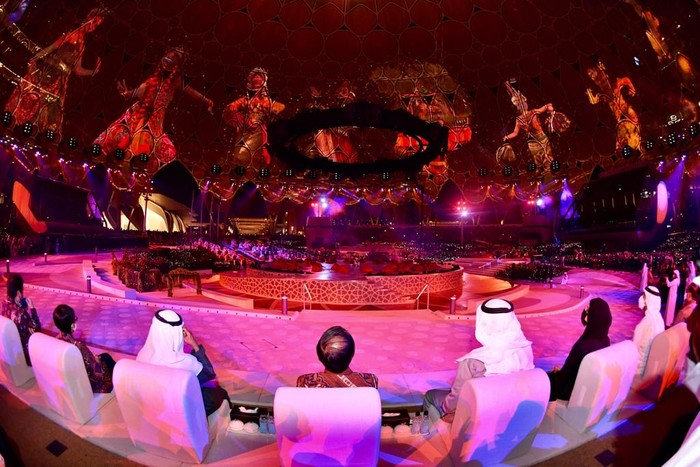 Presiden Jokowi menghadiri malam Indonesia National Day bersama Putra Mahkota Pangeran UEA, Mohammed bin Zayed (MBZ) di World Expo 2020 Dubai, UEA. Jokowi memaparkan berbagai keindahan dan potensi Indonesia. (Laily Rachev - Biro Pers Sekretariat Presiden)