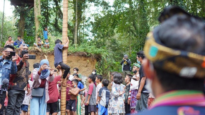 Sandiaga di Desa Wisata Sesaot.