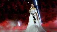 Penyanyi Lyodra Ginting juga tampil di momen itu. Lyodra menyanyikan lagu Indonesia Pusaka. (dok Humas Kemendag)