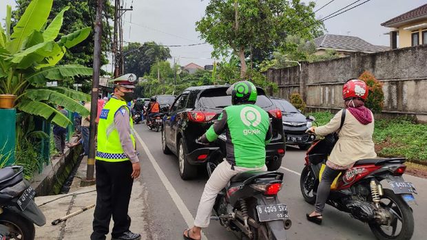 Suasana di TPU Taman Makam Islam Malaka jelang pemakaman Vanessa Angel dan Bibi