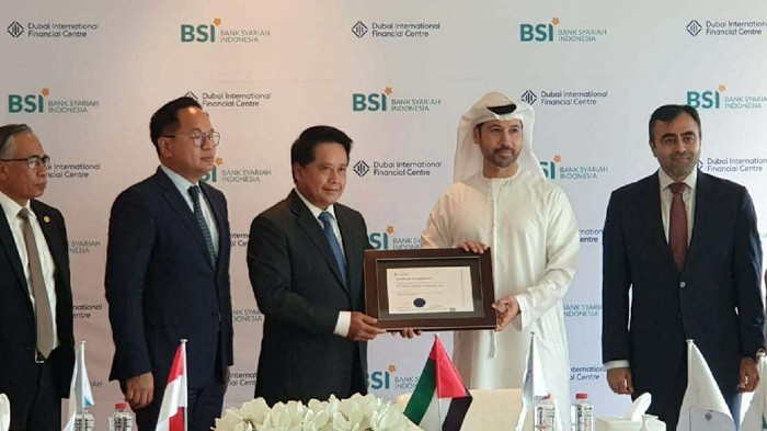 Sudah Dapat Izin, BSI Segera Buka Kantor di Dubai PT Bank Syariah Indonesia segera membuka kantor cabang perwakilannya di Dubai. Mereka telah mendapat izin prinsip operasional dari Dubai International Financial Center (DIFC).