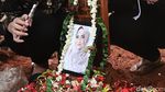 Vanessa Angel dan Bibi Berdampingan dalam Keabadian