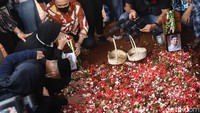 Keduanya kini terus berdampingan di dalam keabadian. Foto: Palevi/detikhot