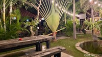 Nama Lika pada nama warungnya diambil dari nama anak sang pemilik. Kepada detikcom, Lika mengatakan bahwa Warung Apung Mak Lika ini mengusung konsep restoran keluarga. Foto: detikcom/Riska Fitria