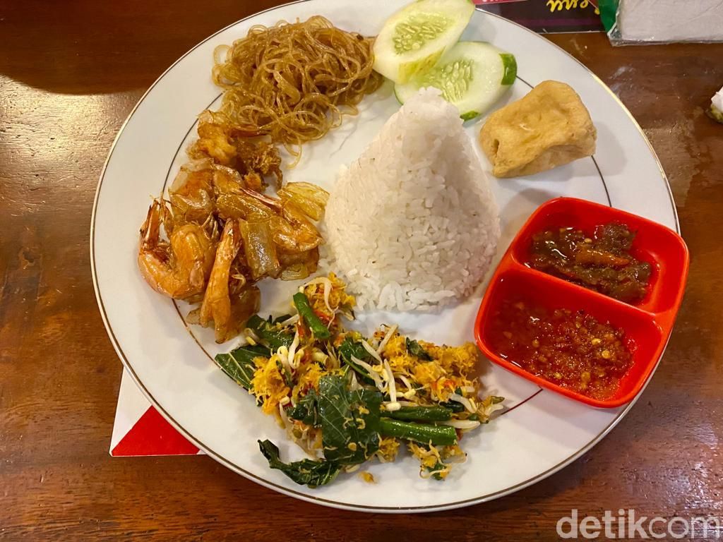 Nyam! Asam Pedas Gulai Ikan Kakap Putih di Warung Apung Mak Lika