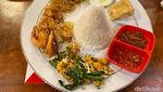 Sluurp! Gurih Berempah Gulai Ikan Kakap di Warung Apung Mak Lika