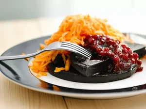 5 Makanan dan Minuman Darah Ini Cocok Buat yang Suka Makanan Ekstrem