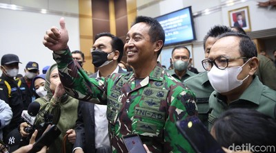 Acungan Jempol Jenderal Andika Usai Disetujui DPR Jadi Panglima TNI
