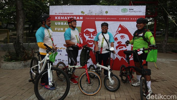 Aktivitas Bersepeda Mandiri di Kemayoran