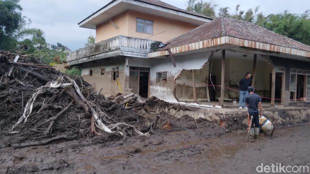 banjir bandang di kota batu