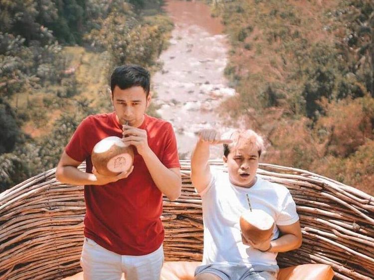 Kulineran Seru Billy Syahputra bareng Raffi Ahmad dan Vicky Nitinegoro