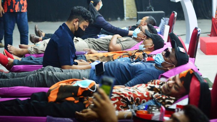 Donor Darah Setetes Kasih Sejuta Harapan Sebagai wujud kepedulian terhadap sesama, Pemuda Pancasila menggelar kegiatan donor darah bertema 'Setetes Kasih Sejuta Harapan' sekaligus memperingati HUT Pemuda Pancasila ke-62.