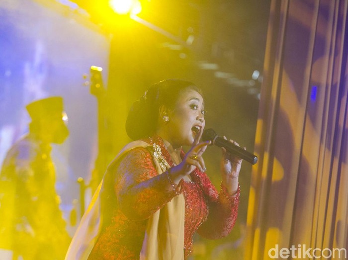 endah laras