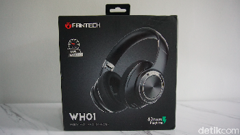 Ada banyak pilihan headset gaming wireless dari yang mahal sampai yang terjangkau pun banyak. Brand lokal Fantech, menawarkan headset gaming wireless terbarunya WH01, yang diklaim headset wireless gaming terjangkau dengan fitur-fitur tak kalah dari headset yang lebih mahal. Foto: Rachmatunnisa
