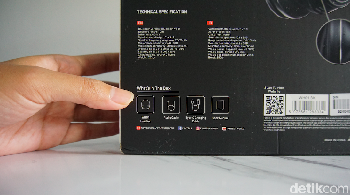 Beberapa selling point Fantech WH01 lainnya adalah menggunakan Bluetooth 5.0 yang daya jangkau jaraknya bisa sampai 10 meter, bobot hanya 252 gram sehingga kalau digunakan berjam-jam cukup nyaman di kepala. Foto: Rachmatunnisa