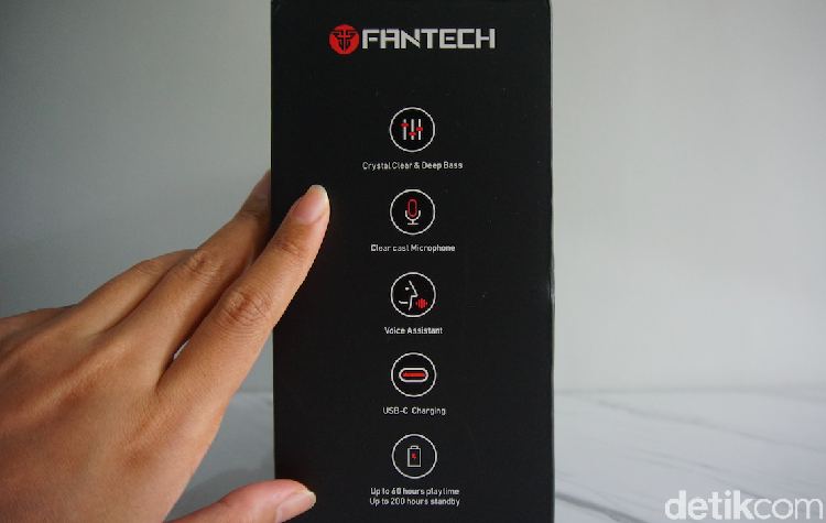 Fantech WH01 Wireless Headphone Fantech WH01 Wireless Headphone