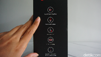 Perangkat ini diklaim punya playtime 60 jam, sangat besar untuk sebuah headphone wireless dengan harga Rp 400 ribuan. Fantech WH01 juga diklaim low latency, dan punya gaming mode. Foto: Rachmatunnisa