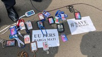 Menurut kuasa hukum para jurnalis dari LQ Indonesia Law Firm, Alvin Lim di depan Gedung Mabes Polri, diduga salah seorang rekan massa yang melakukan aksi di depan Mabes Polri telah diproses hukum oknum polisi dari Direktorat Tindak Pidana Siber Bareskrim Polri.