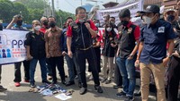 Dugaan proses hukum berlangsung usai pihak keluarga pemilik perusahaan kopi Kapal Api, membuat laporan polisi lantaran merasa dicemarkan nama baiknya melalui berita yang terlapor muat. Berita yang dipersoalkan sendiri terkait kisruh antara direksi dan komisaris PT Kahayan Karyacon. Permasalahan pemberitaan telah diselesaikan oleh Dewan Pers. Dewan Pers sudah merekomendasikan agar media-media yang dilaporkan memberikan ruang untuk memuat hak jawab pihak Mimihetty.
