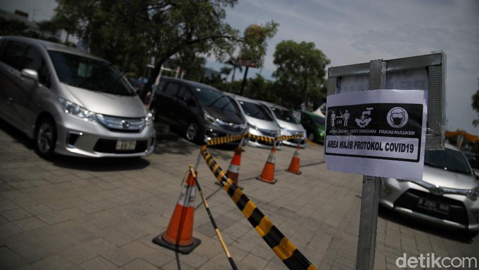 Geliat Pameran Mobil saat PPKM Level 1 Ratusan mobil mengikuti pameran Jakarta Autofest Part 2 di kawasan Mal Artha Gading, Jakarta Utara, Sabtu (6/11). Yuk, intip foto-fotonya.