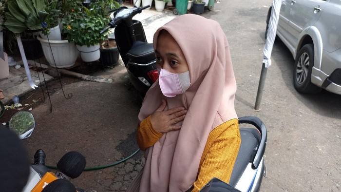 Ida, asisten rumah tangga Vanessa Angel.