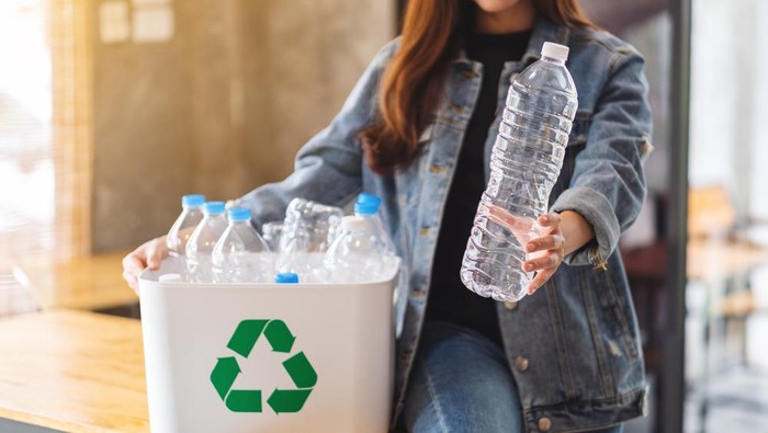 Ilustrasi Daur Ulang Sampah Plastik