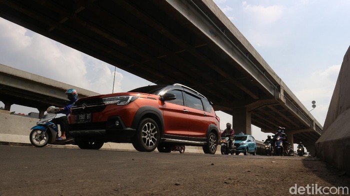 Ini yang Bikin Lalin Bekasi-Jakarta Semakin Lancar Pembangunan pelebaran Jembatan Kali Cakung akhirnya selesai. Hal itu langsung membuat lalu lintas arah Bekasi menuju Jakarta semakin lancar.