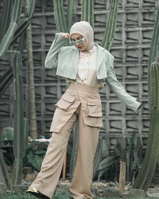 “Kebutuhan kalori manusia kan berbeda-beda. Aku dari dokter diturunkan, tidak boleh minyak, digoreng, santan, seperti itu,” ujarnya. Foto: Instagram @_irishbella_